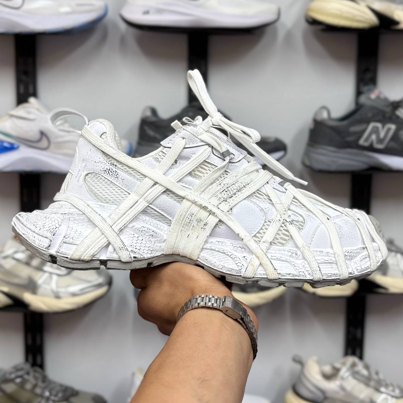 بلنسیاگا اسپایدر 3xl سفید براش (1107) بلنسیاگا اسپایدر 3xl سفید براش (1107)