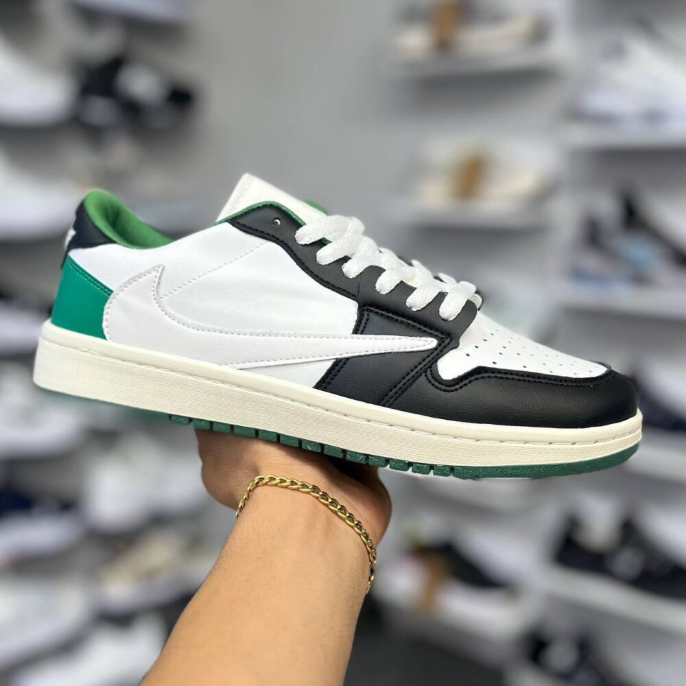 نایک ترویس سفید (553)