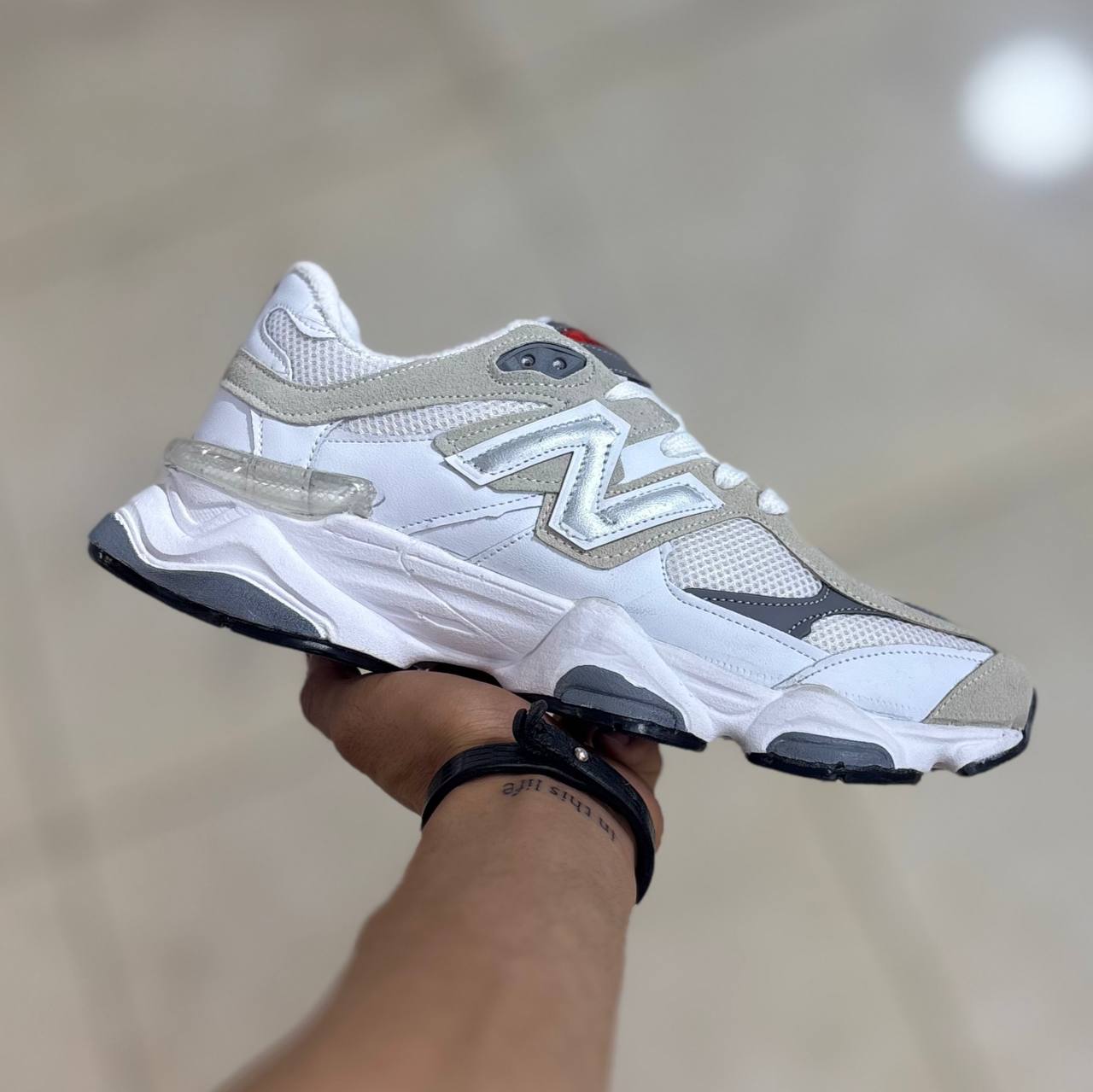 نیوبالانس 9060 سفید کرم (1421) نیوبالانس 9060 سفید کرم (1421)