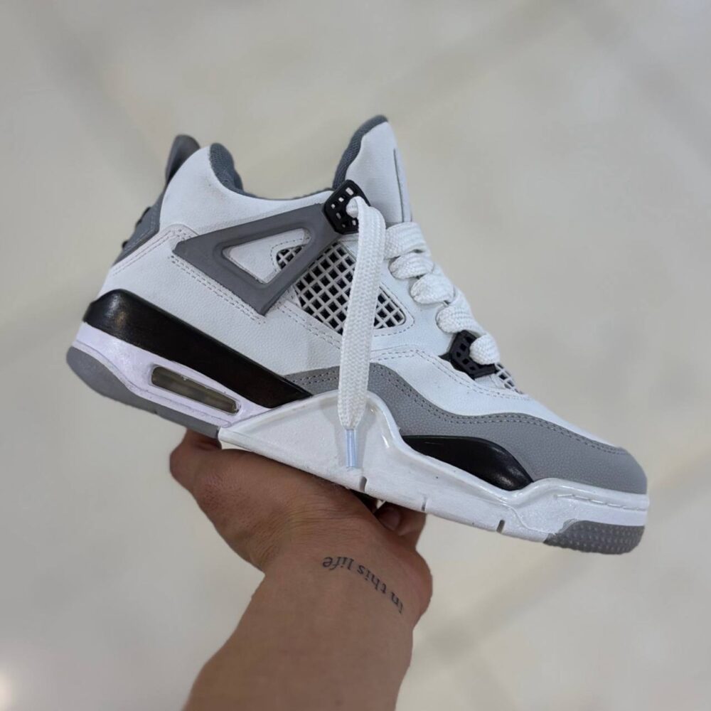 جردن ۴ حراجی زنانه سفید طوسی