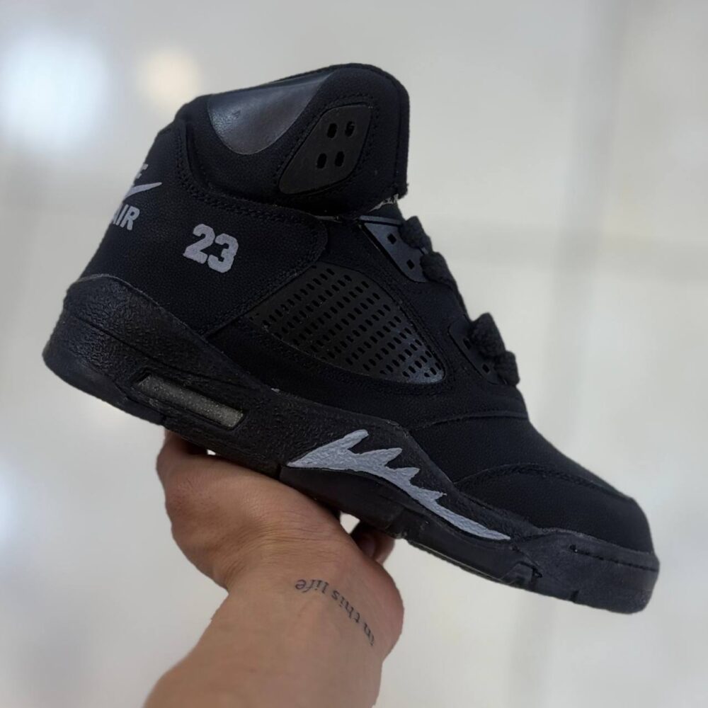 جردن ۲۳ مشکی زنانه حراجی