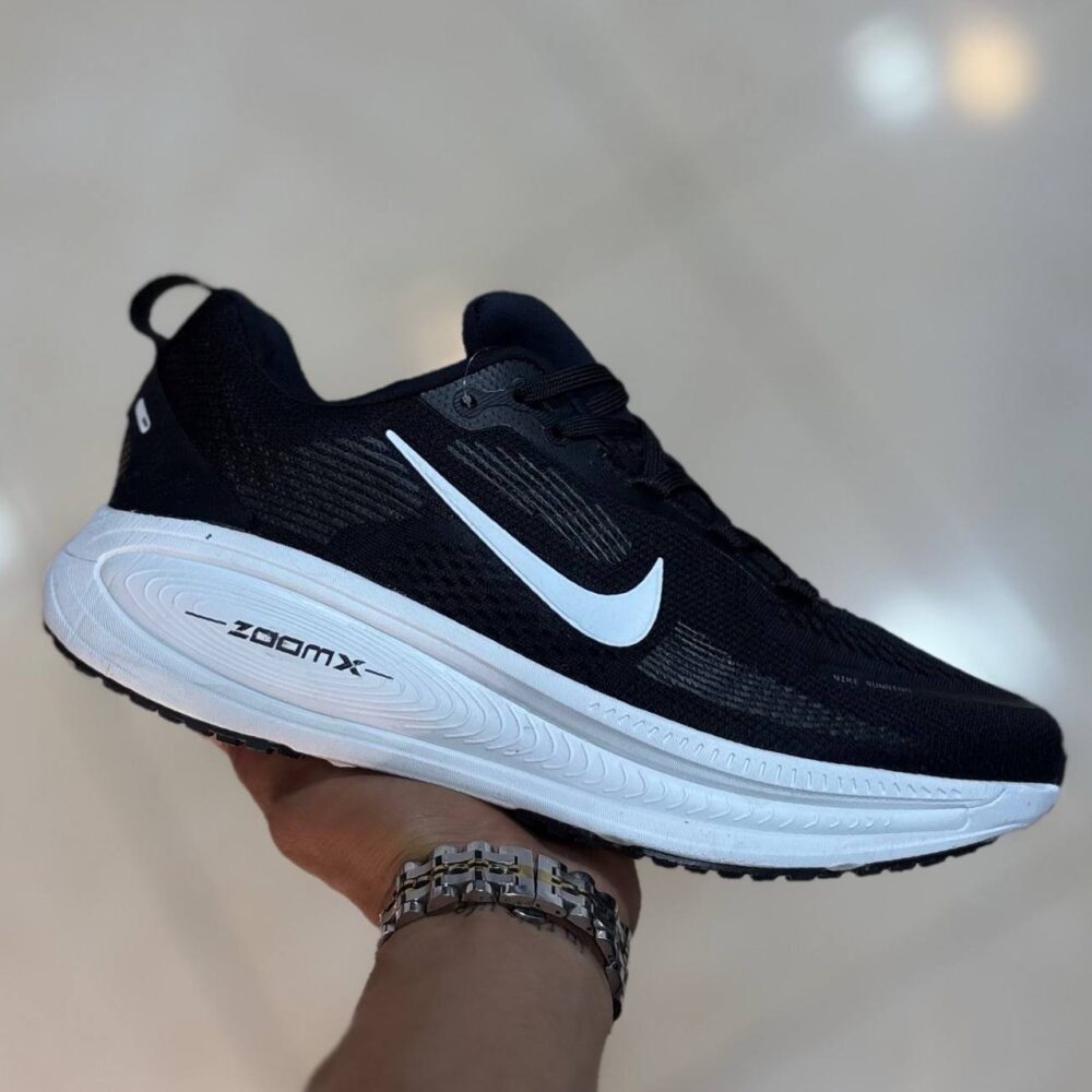 نایک zoom x road مشکی سفید (1487)