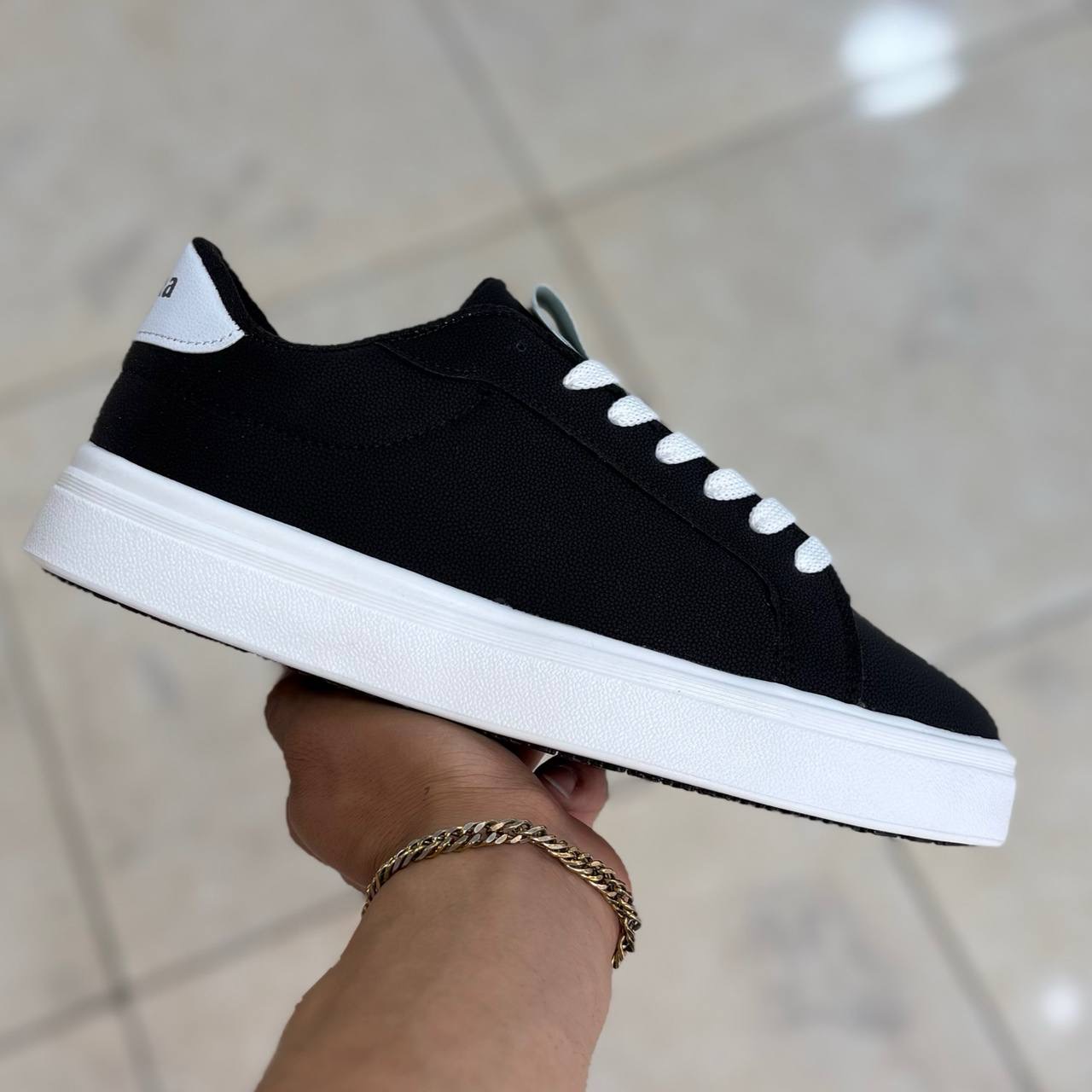 ونس برشکا مشکی (1311) ونس برشکا مشکی (1311)