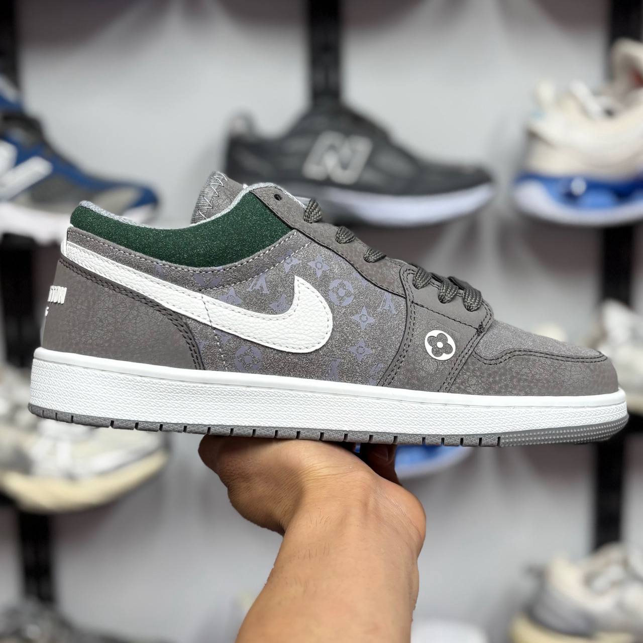 نایک جردن 1 Lv طوسی سبز (1072) نایک جردن 1 Lv طوسی سبز (1072)